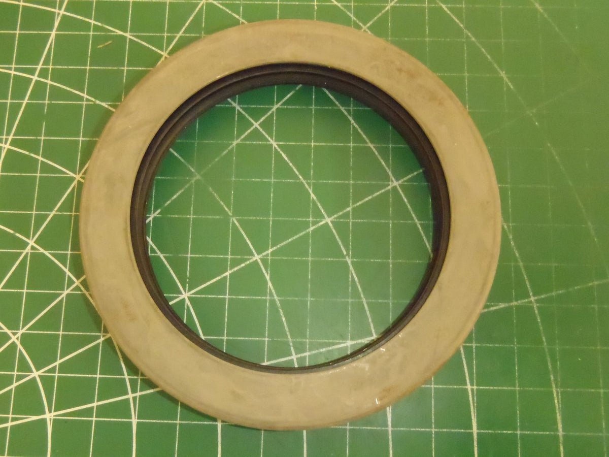 SKF 36340 Metal Clad Radial Oil Seal C8 4-7/8" OD x 3-5/8" ID x 3/4" -8