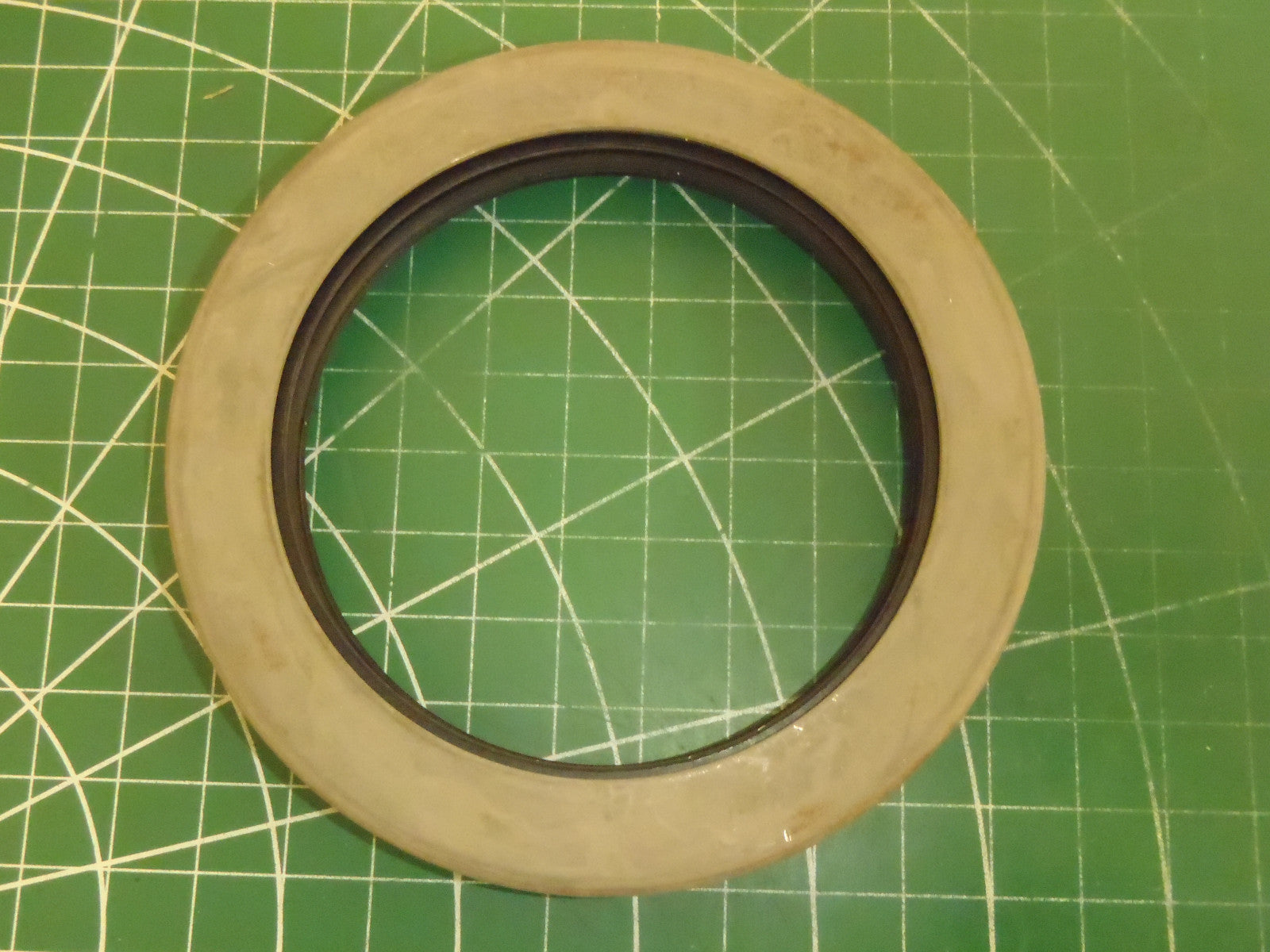 SKF 36340 Metal Clad Radial Oil Seal C8 4-7/8" OD x 3-5/8" ID x 3/4" -8