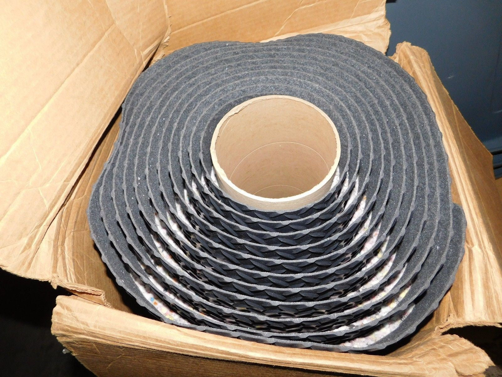 Wearwell 497 Anti-fatigue Runner 35' x 3' Vinyl Black Diamond Plate -1