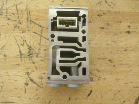 Speedaire 3FZW9 Solenoid Valve Manifold for 15407-2 Valves, ISO Size 02 -1