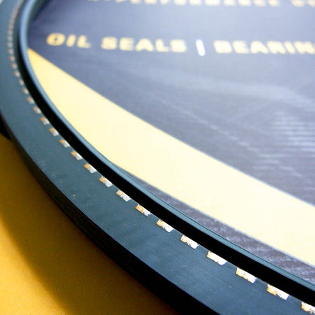 Garlock Klozure 24631-1933 Rubber Oil Seal 780 mm x 844 mm x 25 mm -1