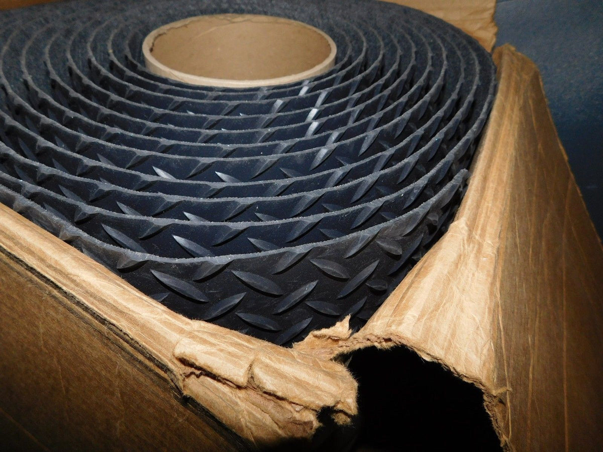 Wearwell 497 Anti-fatigue Runner 35' x 3' Vinyl Black Diamond Plate -2