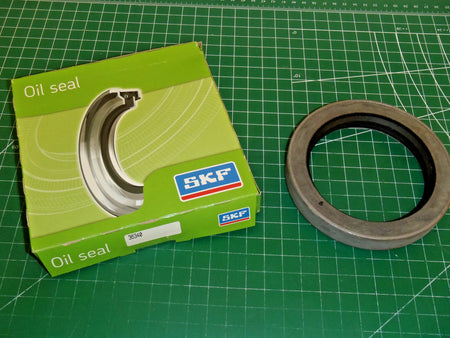 SKF 36340 Metal Clad Radial Oil Seal C8 4-7/8" OD x 3-5/8" ID x 3/4" -3