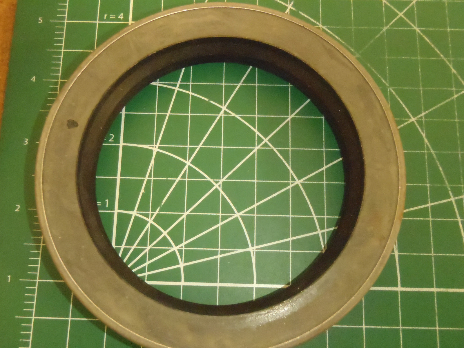 SKF 36340 Metal Clad Radial Oil Seal C8 4-7/8" OD x 3-5/8" ID x 3/4" -7