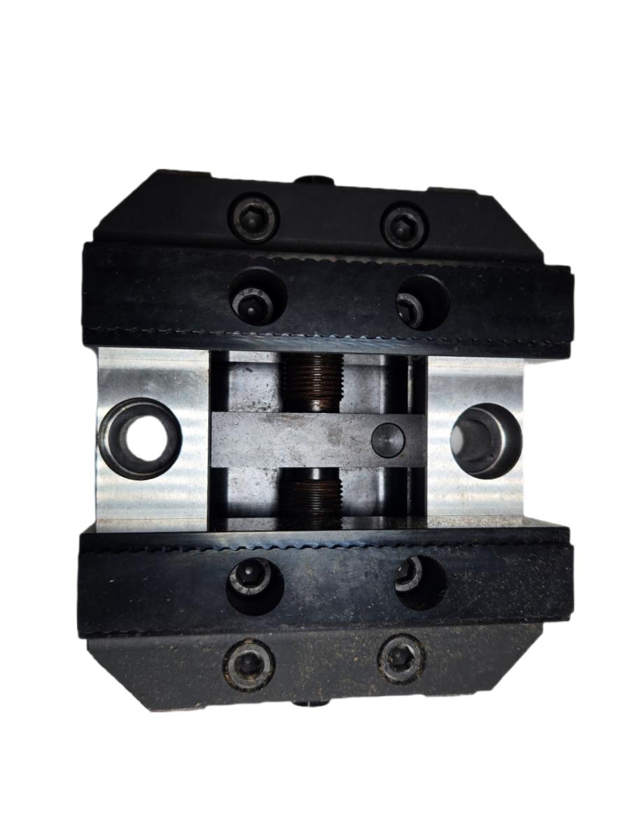5th Axis V562X CNC vise jaw clamping unit