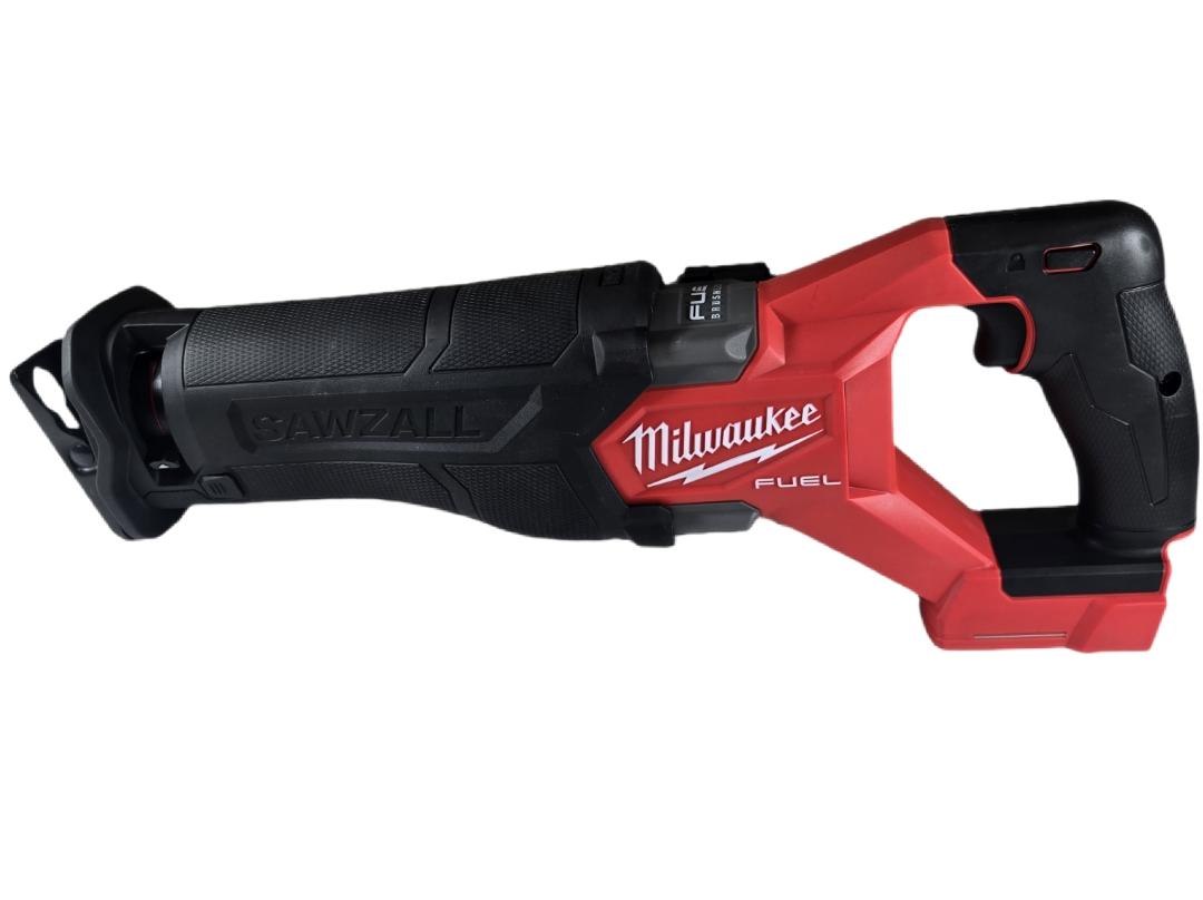 Milwaukee 2821-21 cordless reciprocating saw kit
