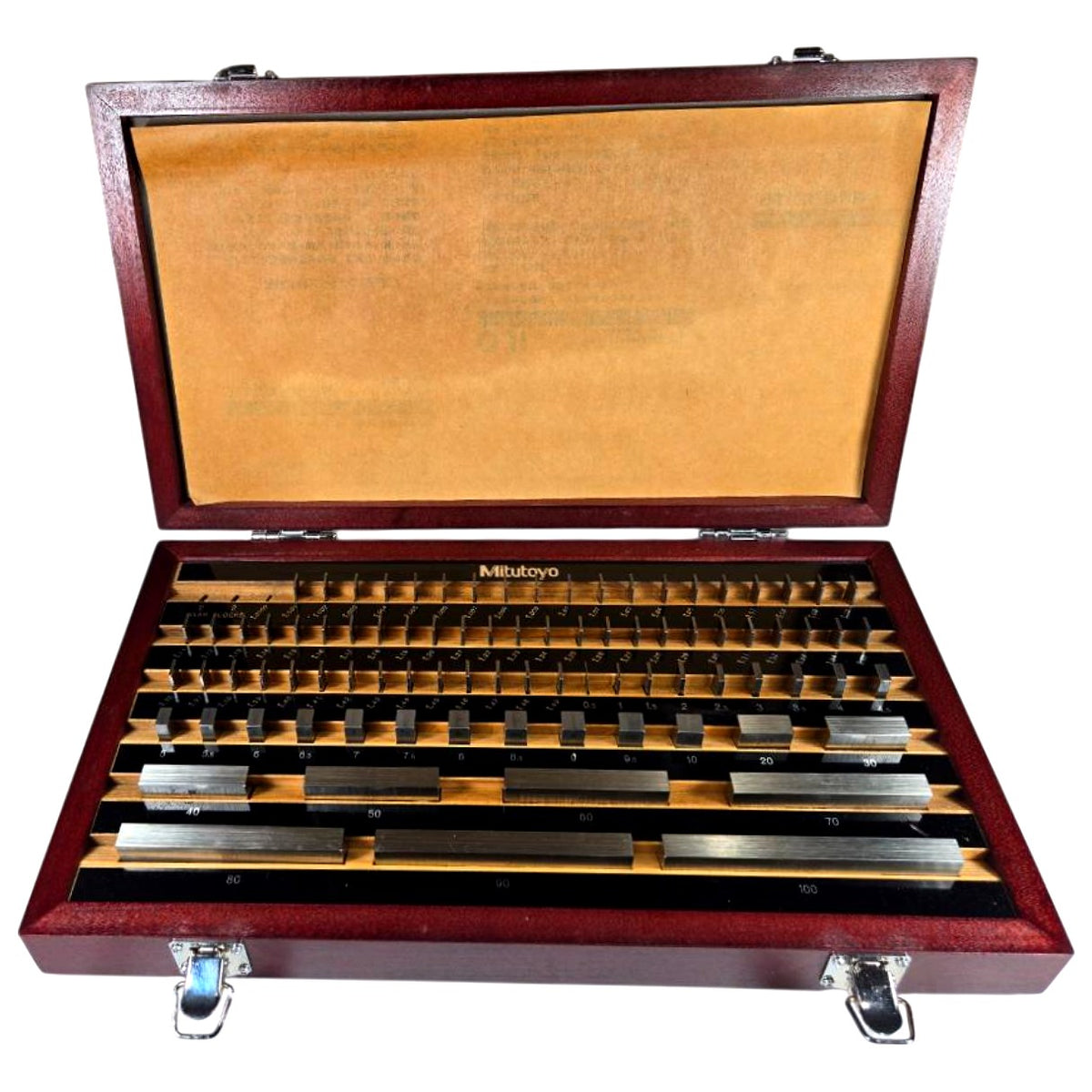 Mitutoyo 516-946-26 metric gage block set