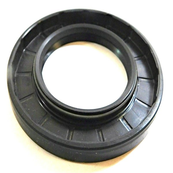 TCM 40X68X7TC-BX Oil Seal 1.575" x 2.677" x 0.276" NBR / Carbon Steel TC - Image 3