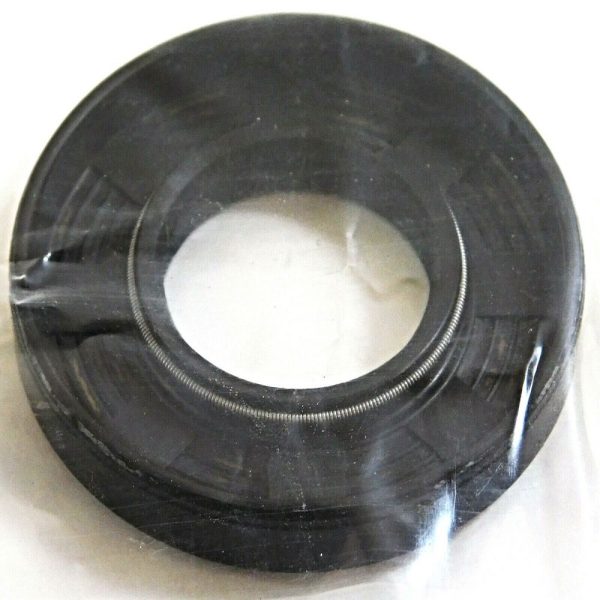 TCM 22X45X7TC 0.866" x 1.772" x 0.276" NBR/Carbon Steel TC Oil Seal - Image 3