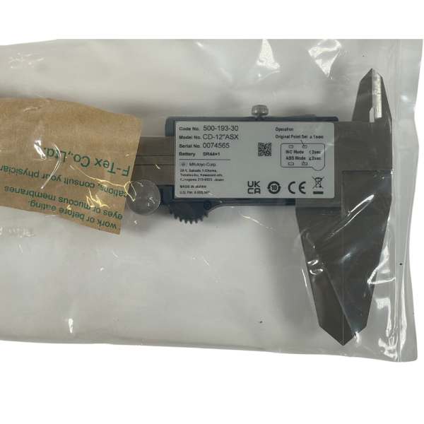 Mitutoyo 500-193-30 12"±0.0015" Accuracy 4-Way Carbide Jaw Digital Caliper - Image 5